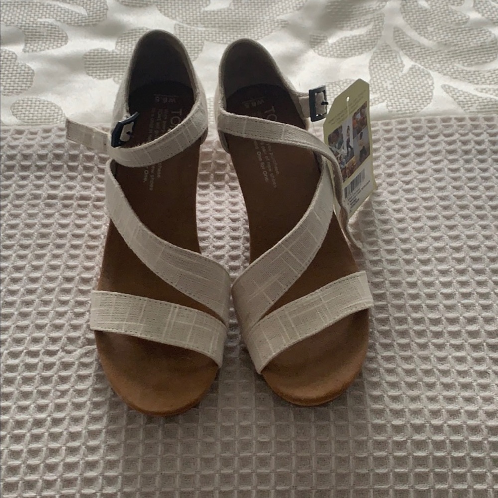 Brand new toms wedges